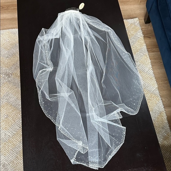 New With Tags In Bag 32” Mid Length Sequin And Bead Edge Tulle Veil - Picture 3 of 6